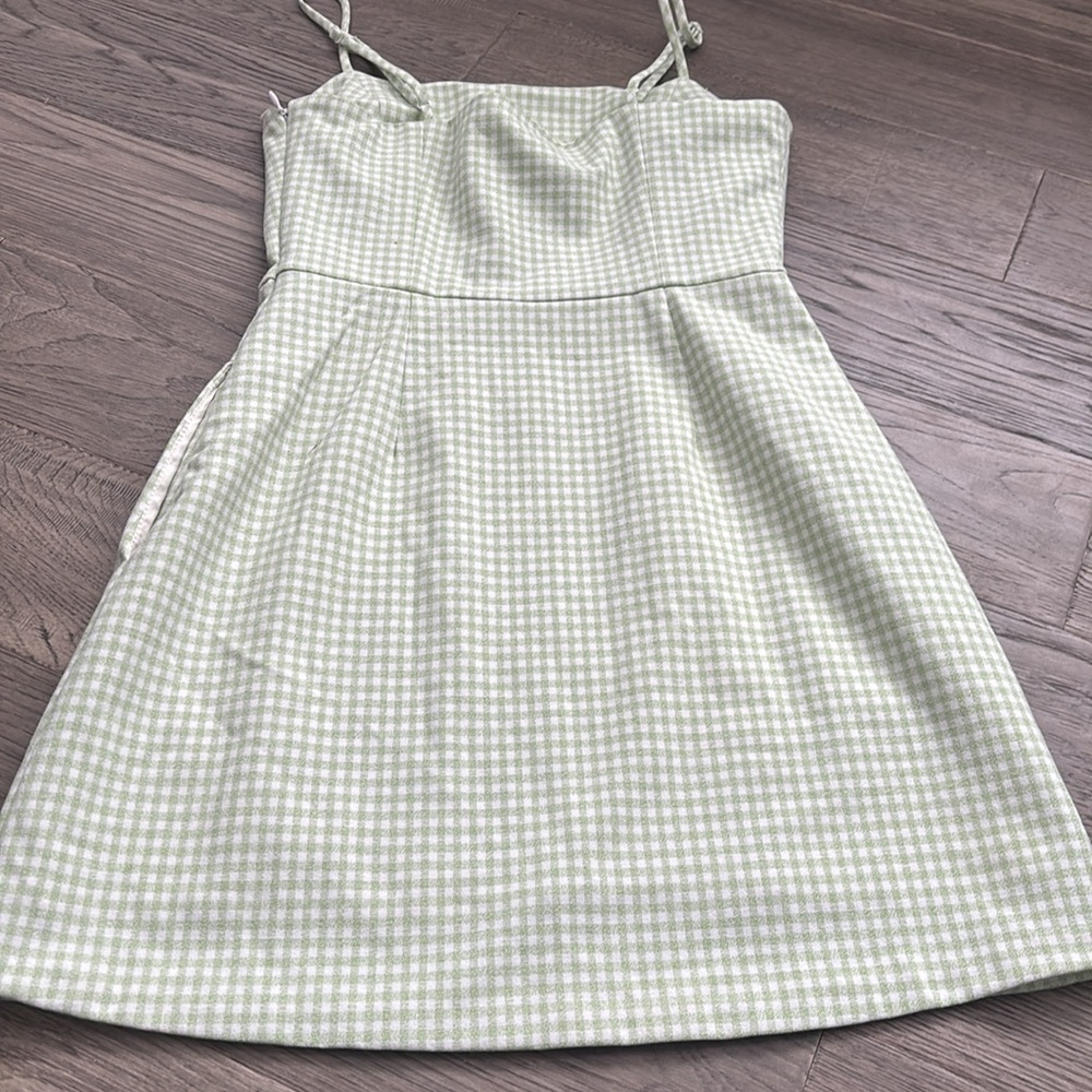 Wildfred | Aritzia Isabelle dress in gingham light green and white size 4 - Picture 14 of 16